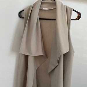 Seven sisters sleeveless cardigan